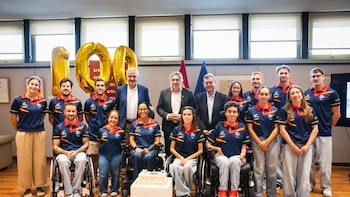 Uribes recibe a la selección española de natación paralímpica por sus éxitos en el Europeo de Turquía