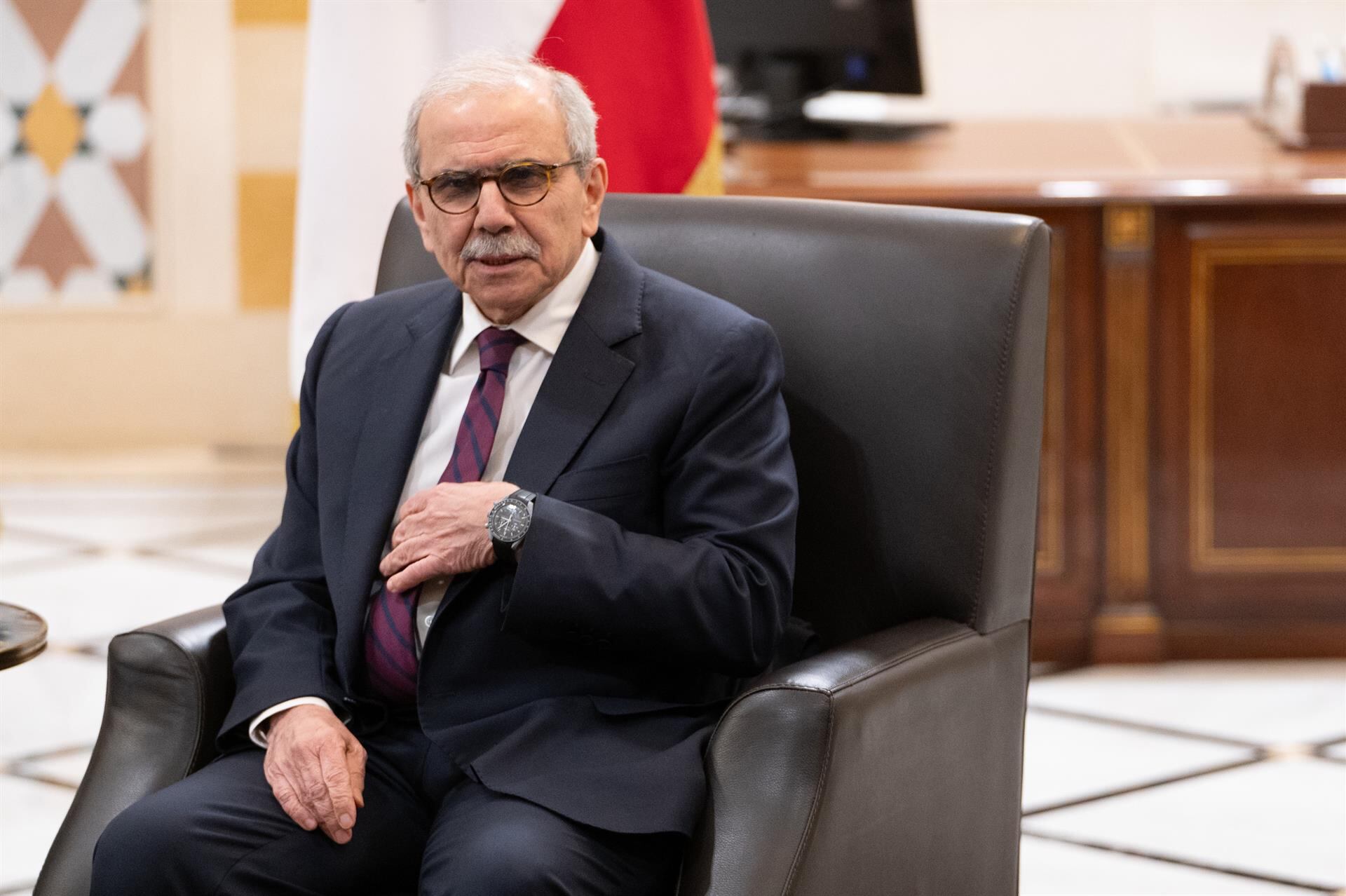 El primer ministro libanés considera aún