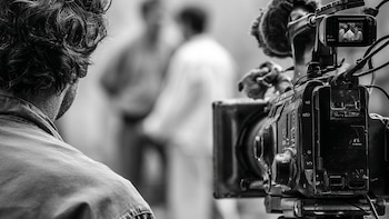 Piden detener grabaciones de ‘Sin senos sí hay paraíso 4′ tras ataque que cobró la vida de dos trabajadores de la producción