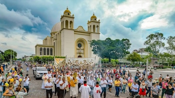 El Salvador celebró con gozo y fervor la solemnidad por el Cuerpo y la Sangre de Cristo