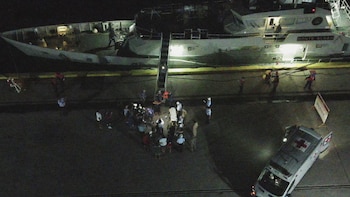 Tras ocho días de búsqueda con buques, lanchas y aeronaves, el pescador fue hallado con vida y con un cuadro de deshidratación a 260 millas náuticas de la costa oaxaqueña. Crédito: Especial