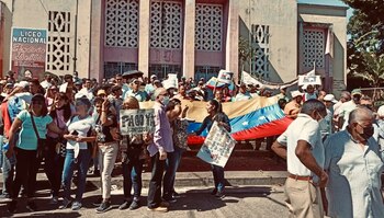 Maestros y trabajadores de Rubio,