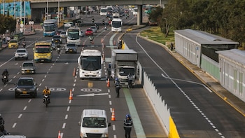 Refuerzan control al carril escolar en la autopista Norte de Bogotá: sancionarán con $633.200 a conductores particulares que invadan el espacio