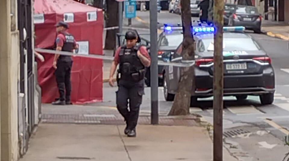 La Policía de la Ciudad en la escena del hecho