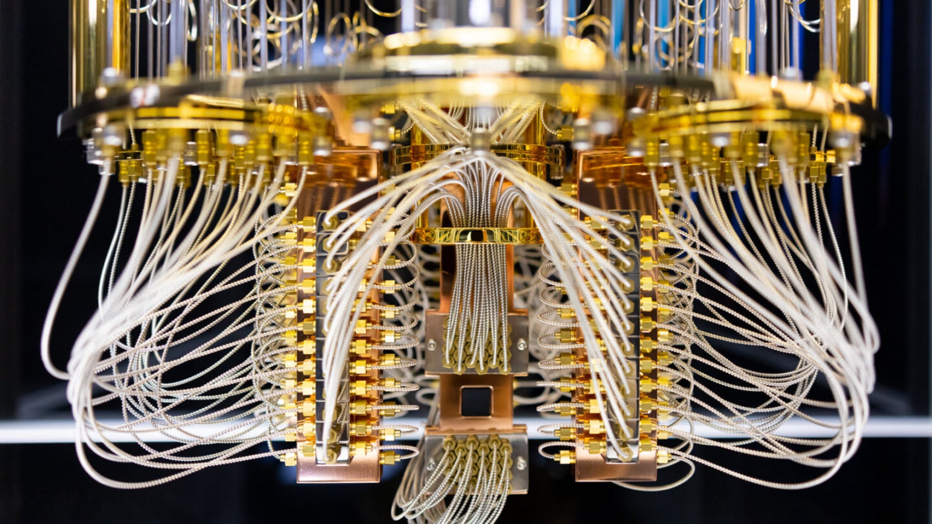 Según Harrow, la computación cuántica será muy útil para problemas específicos, pero no tendrá el alcance masivo de la inteligencia artificial. (Satoshi Kawase/IBM)