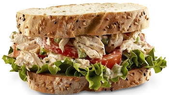 Sandwich de ensalada de pollo,