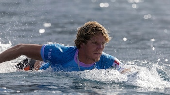 Noah Klapp denuncia públicamente al surfista mexicano Alan Cleland por presunto abuso sexual
