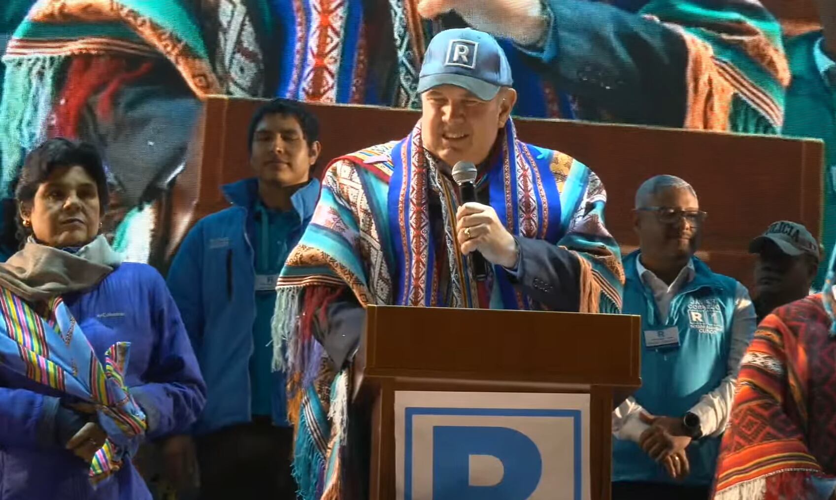 El liderazgo de Rafael López Aliaga con 13.1% de intención de voto refleja la elevada fragmentación política en las elecciones generales de Perú.