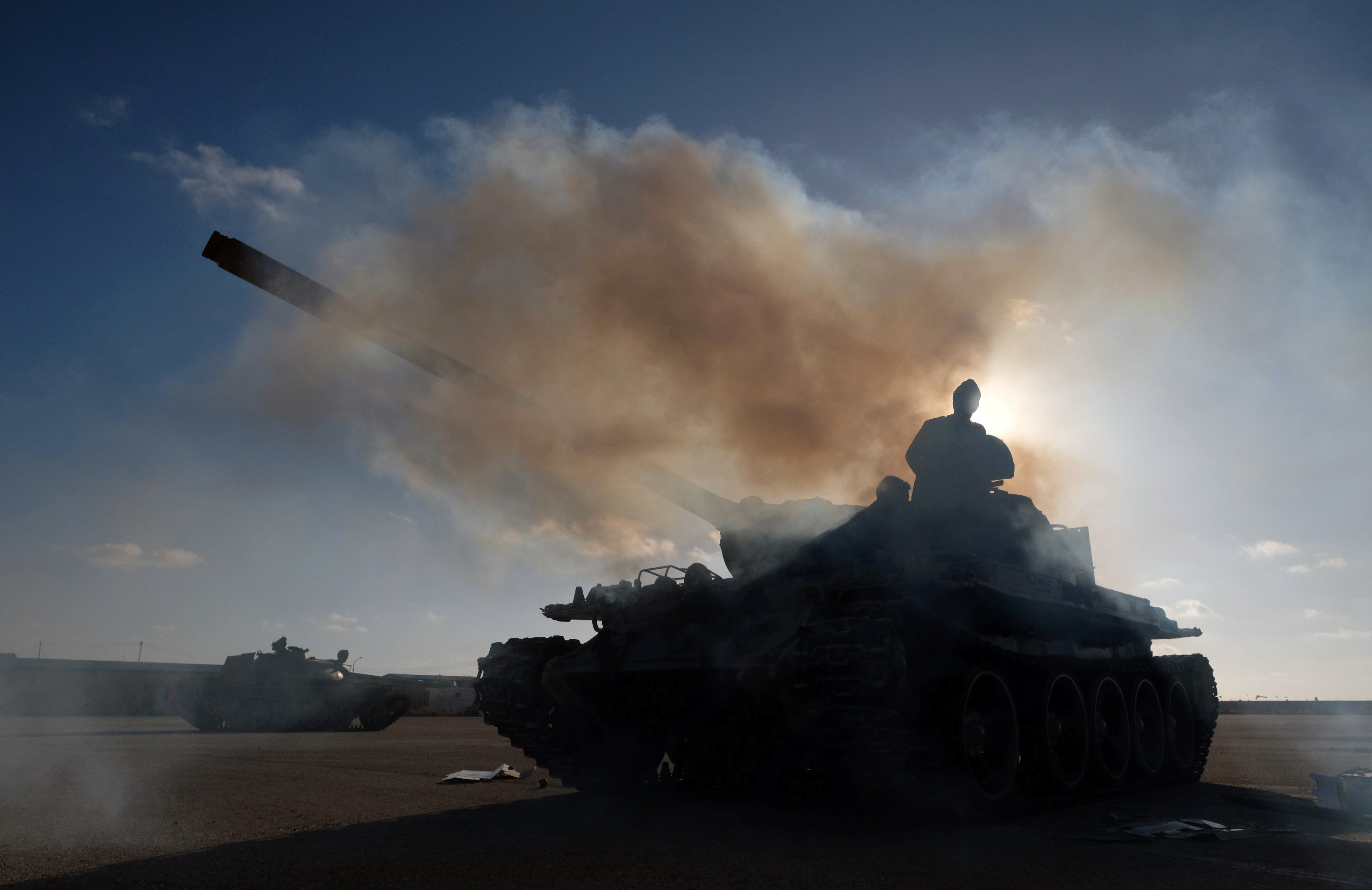 Tropas del Ejército Nacional Libio comandadas por Khalifa Haftar se preparan para unirse a la ofensiva de Tripoli (REUTERS/Esam Omran Al-Fetori)