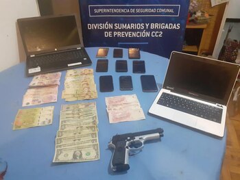 Parte del material incautado.