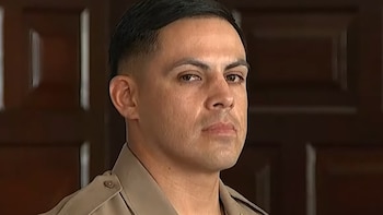 José Jerí condecora y asciende