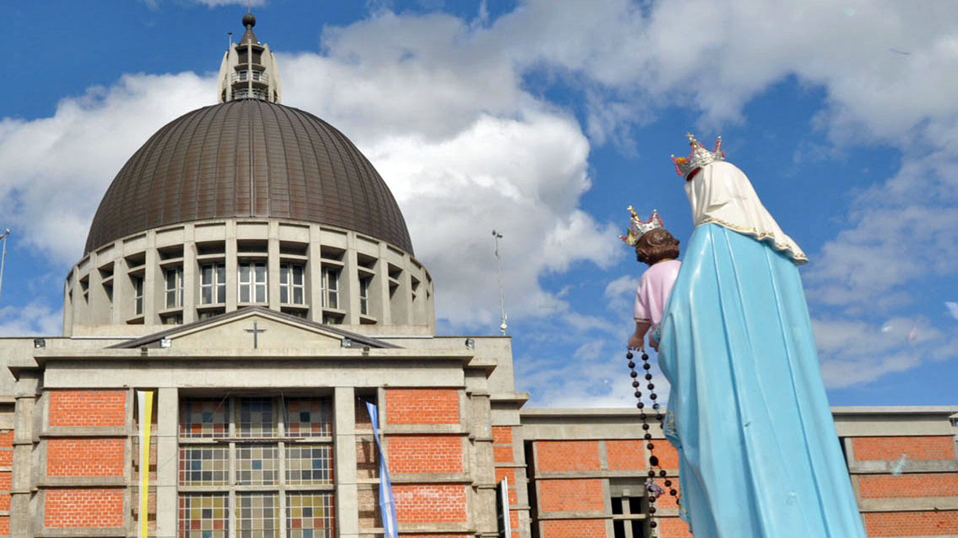 Diseñado para unos 9.000 fieles, el templo de San Nicolás se inauguró en 2014, a casi 28 años de colocada la piedra fundamental (NA)