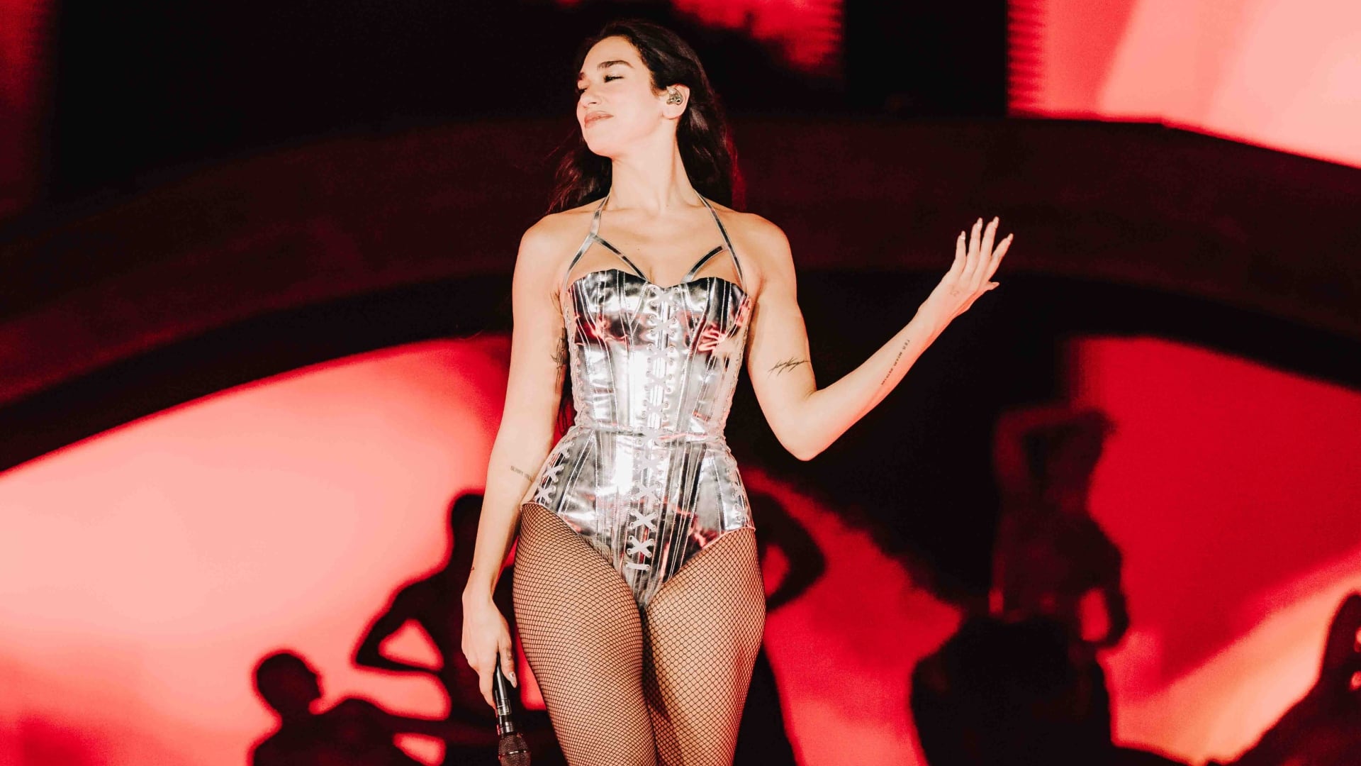 Dua Lipa deslumbra en el Estadio San Marcos
