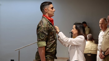 Robles condecora a militares desplegados en Líbano: "Gracias por lo importantes que han sido para la paz en el mundo"