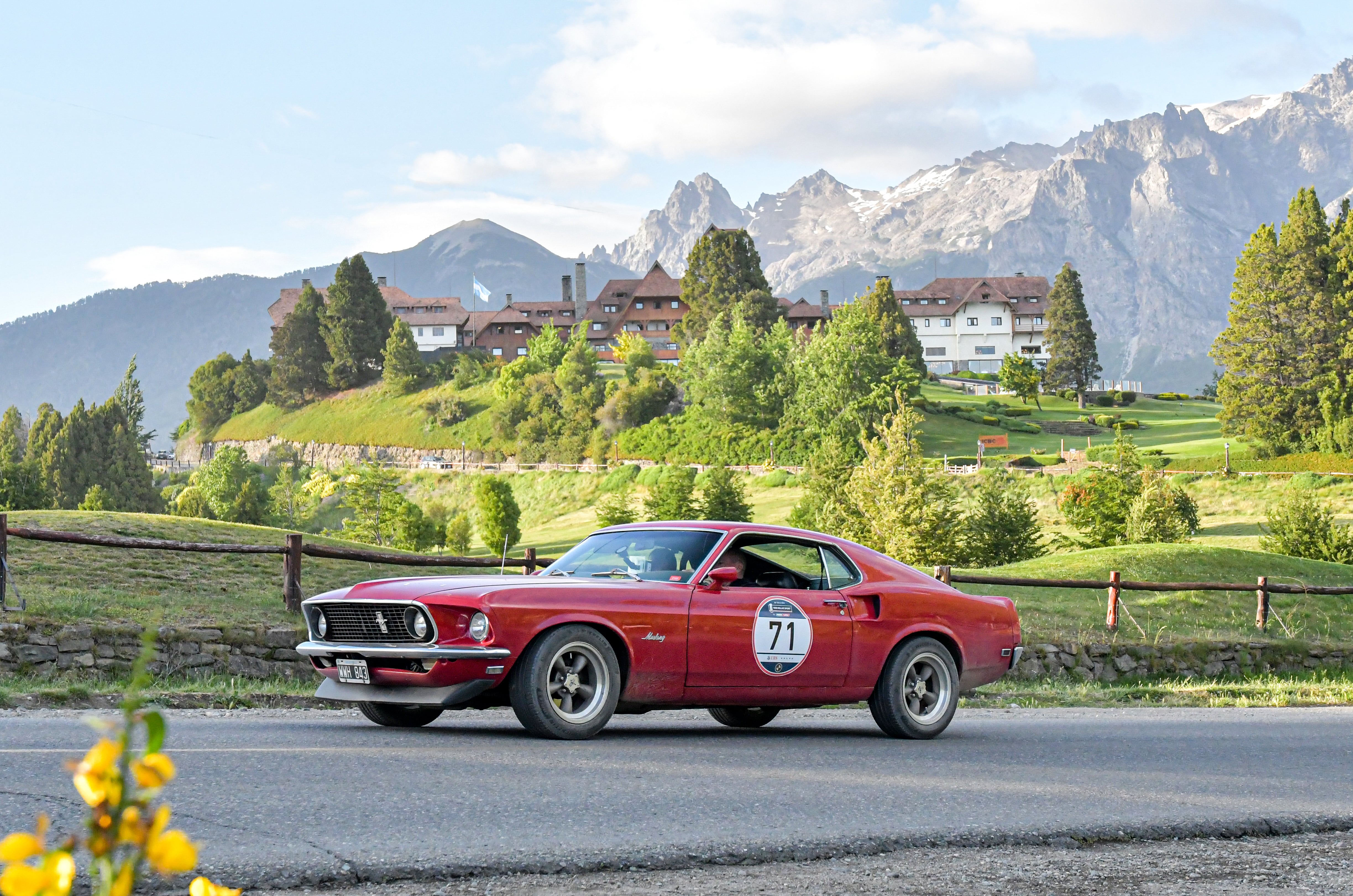 El binomio Fangio-Fangio en acción con el Ford Mustang de 1969 (Crédito: Prensa 1000 Millas Sport)