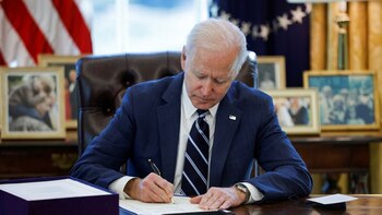 Joe Biden extendió el decreto que califica a la dictadura de Nicolás Maduro como una amenaza para la seguridad de EEUU