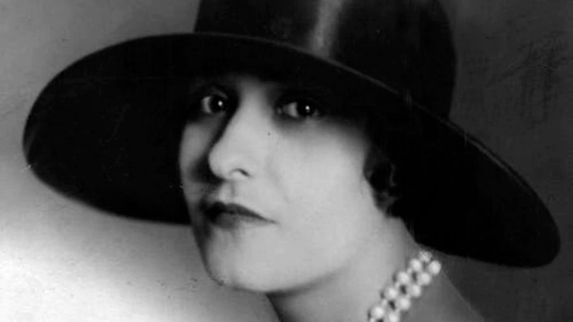 La lectura de la obra de Victoria Ocampo estuvo siempre atravesada por prejuicios de clase e ideológicos. Además, era la única escritora de su grupo que no escribía ficción.
