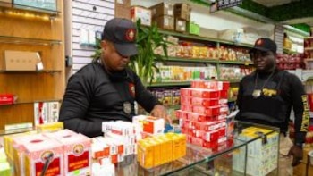 Las autoridades incautaron 119,708 unidades de bebidas alcohólicas, cigarrillos premium, estimulantes sexuales y medicamentos importados irregularmente en República Dominicana. (Foto cortesía Ministerio de Industria)