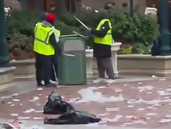 Los trabajadores del parque, haciendo