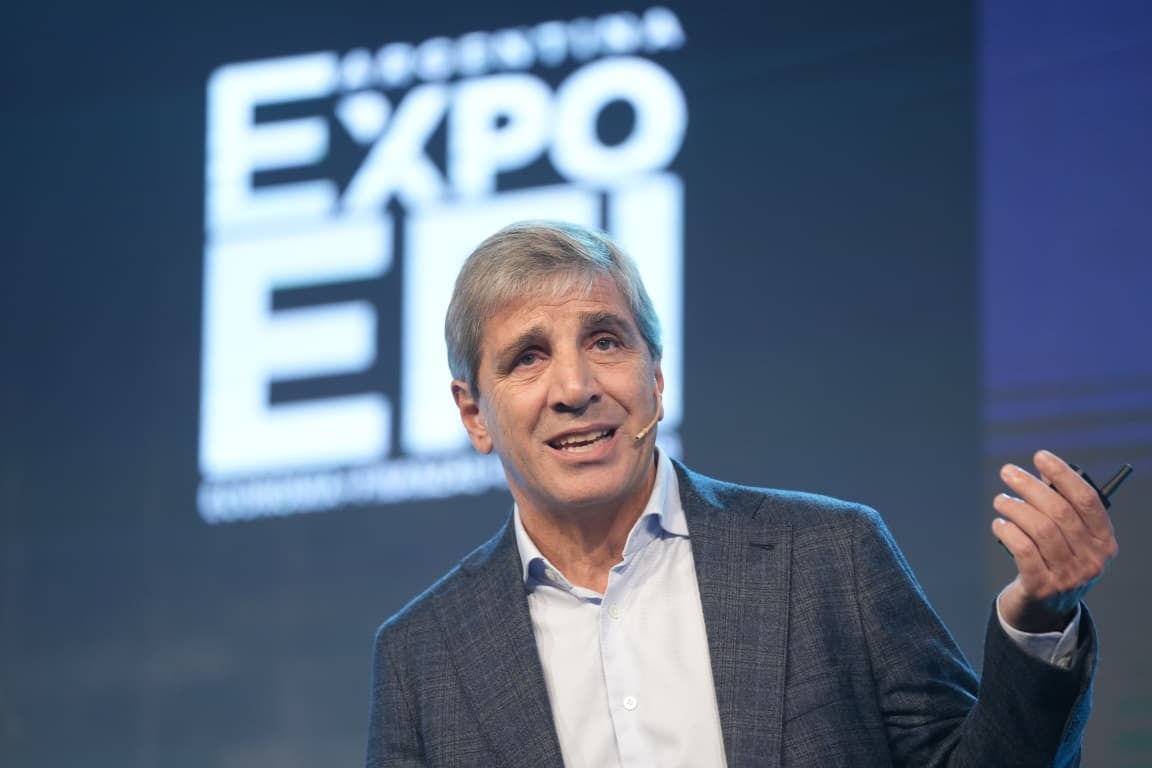 Caputo admite caída económica en febrero pero promete baja de inflación