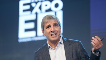 Caputo reconoció que el dato de la actividad económica en febrero “dio mal” y anticipó una baja de la inflación en abril