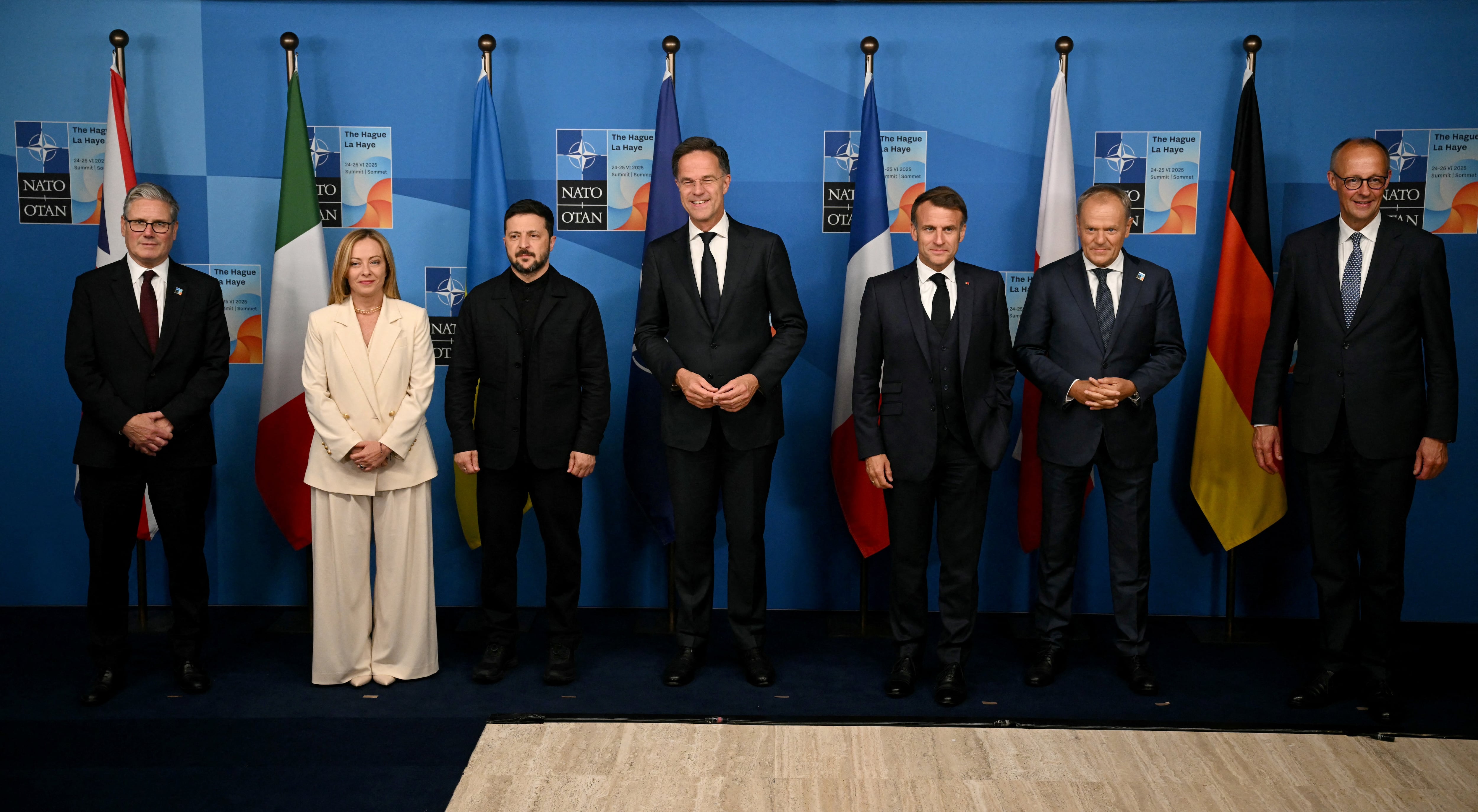 Líderes de la OTAN y el presidente ucraniano Volodimir Zelensky durante la cumbre de la alianza en La Haya, en junio de 2025. Según Solak, las narrativas que apuntan a presentar a la OTAN como una alianza agresiva que empuja a los países a la guerra son uno de los vectores de desinformación rusa más activos (Ben Stansall/Pool vía Reuters)