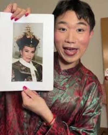 Algunos usuarios en China atribuyen sus logros personales a encomendarse a Kris Jenner. (Captura de video)