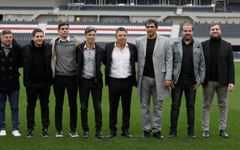 Gallardo junto a todo su