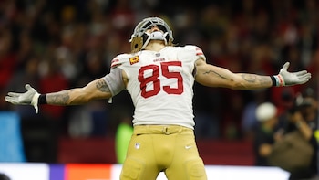 Travis Kelce reconoce a George