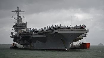 El portaaviones USS George H.W. Bush navega hacia Medio Oriente para reforzar el despliegue naval de Estados Unidos