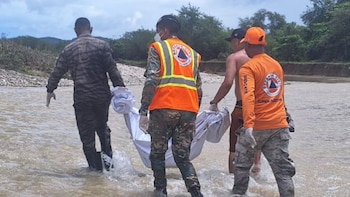 Vaguada causa cuatro muertes y más de 30,000 desplazados en República Dominicana