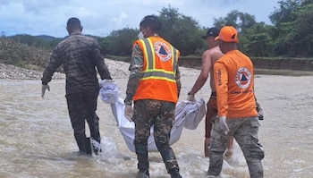 Las intensas lluvias en República Dominicana han causado cuatro muertes y el desplazamiento de más de 30,500 personas según fuentes oficiales.(Cortesía: Defensa Civil Dominicana)