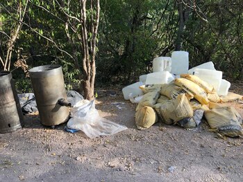 Imagen ilustrativa de un narcolaboratorio