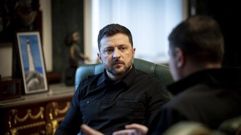 Zelenski promete "limpiar" y "reiniciar"