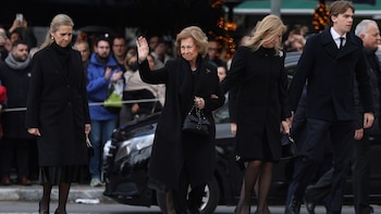 La reina Sofía, compungida y