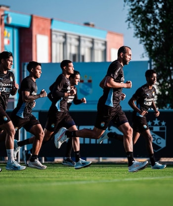 Hernán Barcos – Sporting Cristal – Roberto Mosquera – Mr. Peet – Peter Arévalo - Liga 1 – Perú – deportes – 9 junio