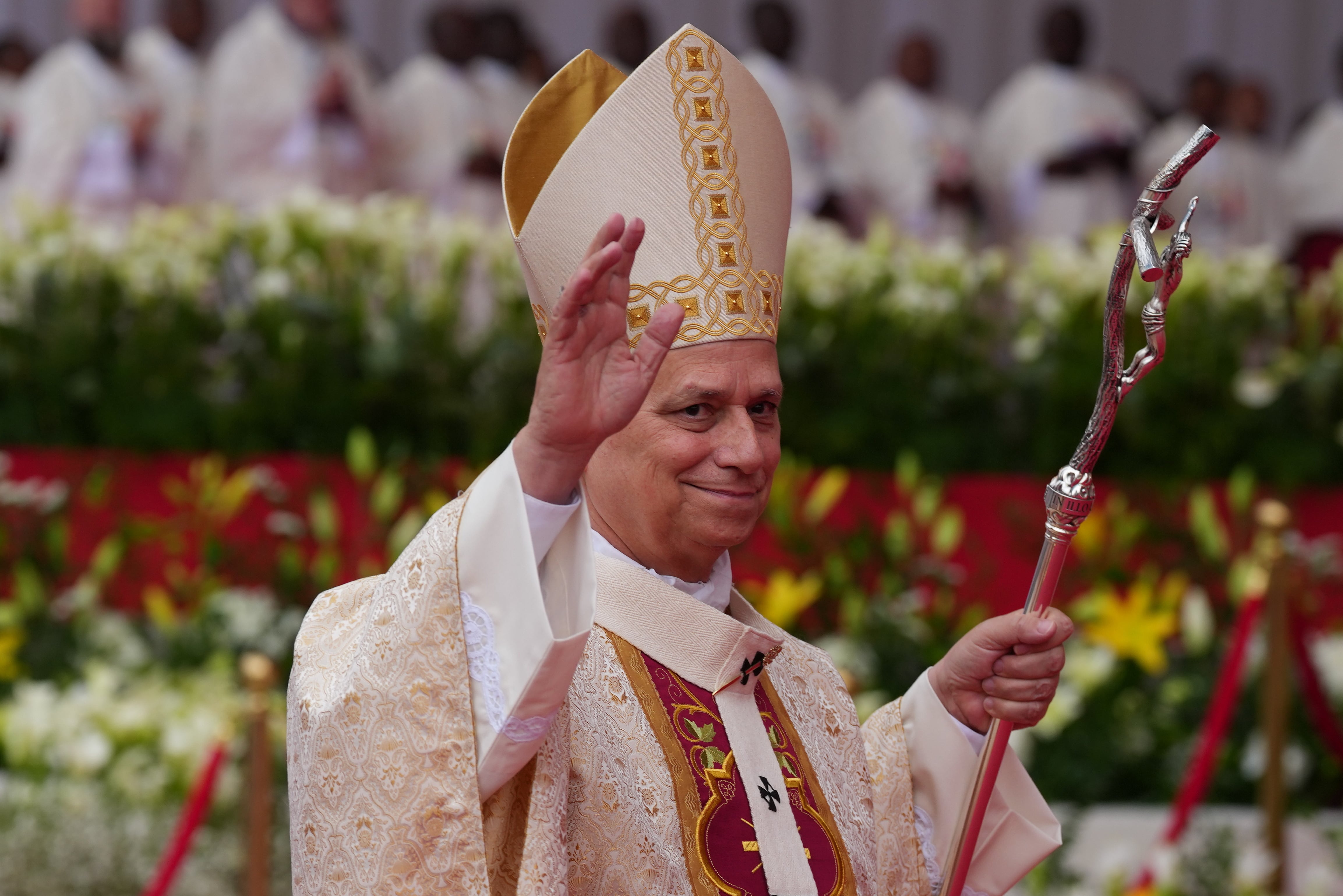 El papa León XIV llega para celebrar una misa en el estadio Malabo en Malabo, Guinea Ecuatorial, el jueves 23 de abril de 2026, en el último día de su visita pastoral de 11 días a África. (AP Foto/Misper Apawu)