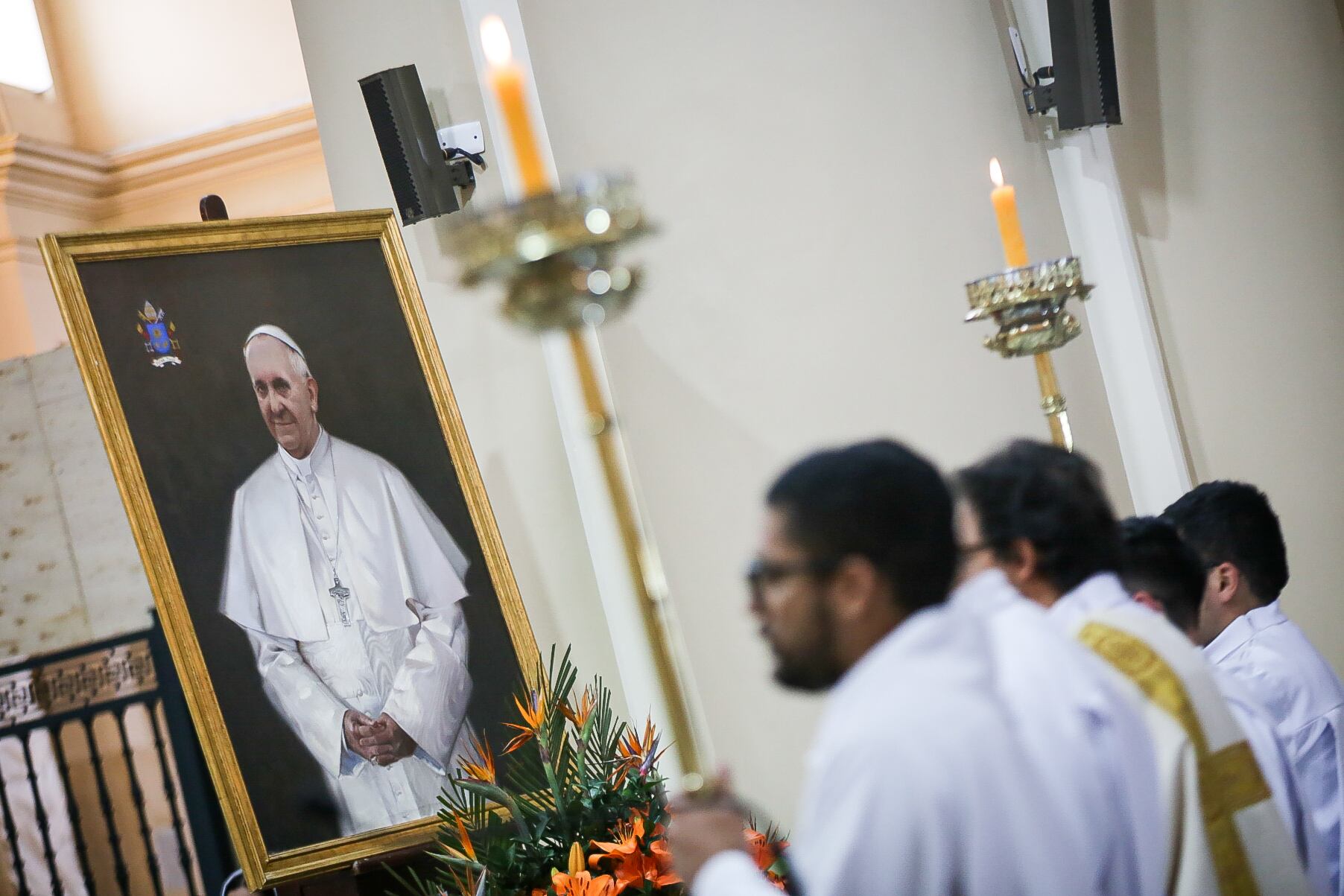 Bogotá. Abril 22 de 2025. Cientos de feligreses se congregaron en la Catedral Primada de Colombia para participar en la segunda de tres eucaristías en homenaje al Papa Francisco, quien falleció el pasado 22 de abril a los 88 años. (Colprensa - Cristian Bayona).