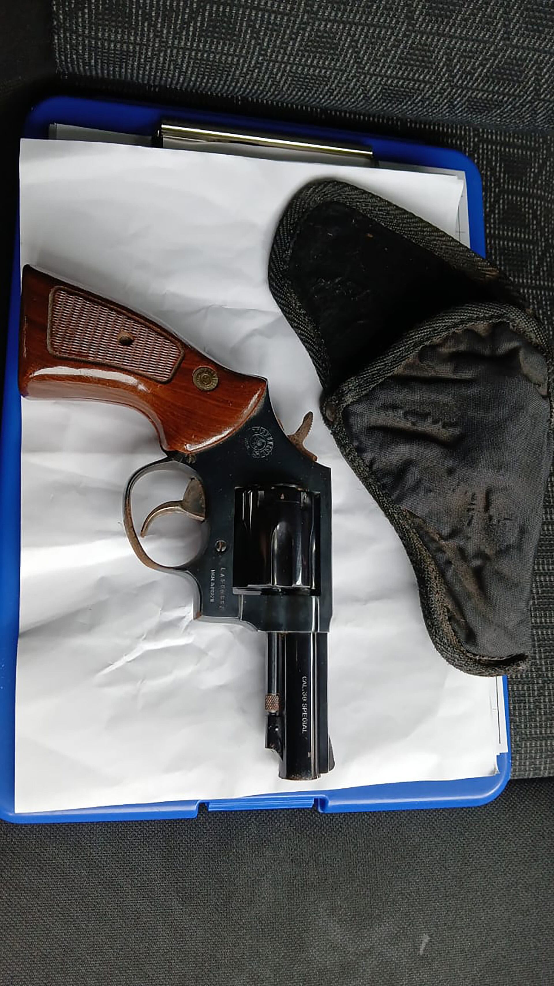 El arma que utilizó el acusado para dispararle a su vecino