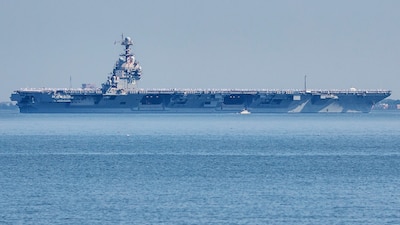 Estados Unidos advirtió que 20 buques de guerra patrullan Medio Oriente mientras Trump amenaza con nuevos ataques contra Irán