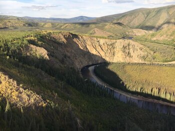 20/07/2020 Amplias superficies llamadas terrazas preservan las antiguas llanuras aluviales y la historia del paisaje hasta cientos de metros sobre el río Fortymile, un afluente del río Yukón
POLITICA INVESTIGACIÓN Y TECNOLOGÍA
USGS