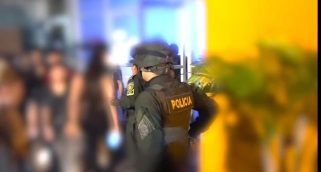 La Policía pidió a padres y cuidadores supervisar las plataformas digitales para detectar invitaciones a fiestas con alcohol y sin control de edad - crédito Colprensa