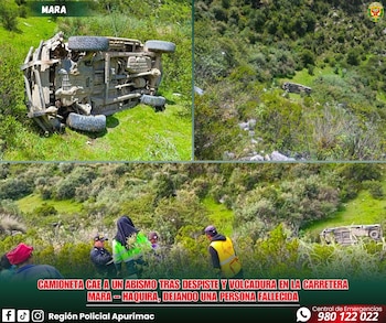 Una camioneta volcada y equipos