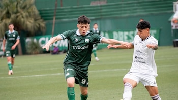 Ferro perdió con un gol a los 14 segundos y puso al rojo vivo la lucha por el primer ascenso a la Liga Profesional