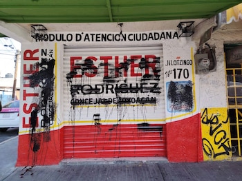 Vandalizan módulo de atención ciudadana