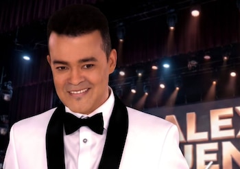 El inolvidable cantante dominicano Alex Bueno, 'El Ruiseñor de la Sierra', quien falleció a los 62 años de edad dejando un legado imborrable en la música tropical.