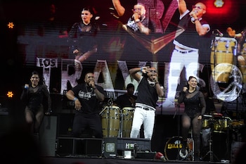 Artistas salseros en la Feria