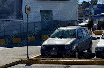 Le robaron una notebook del auto en el estacionamiento de un home center y la Justicia ordenó indemnizarlo