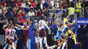España tira de blindaje, personalidad y algo de suspense para llegar a la final del Mundial