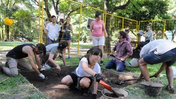 En plena Plaza Las Heras,
